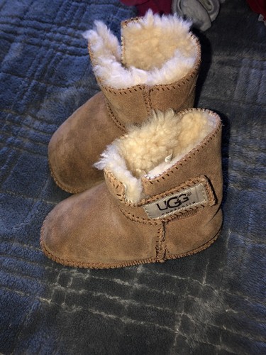 Ugg boots size infant 24 - boots, 18-24